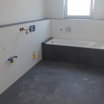 Verkleidung der Badewanne